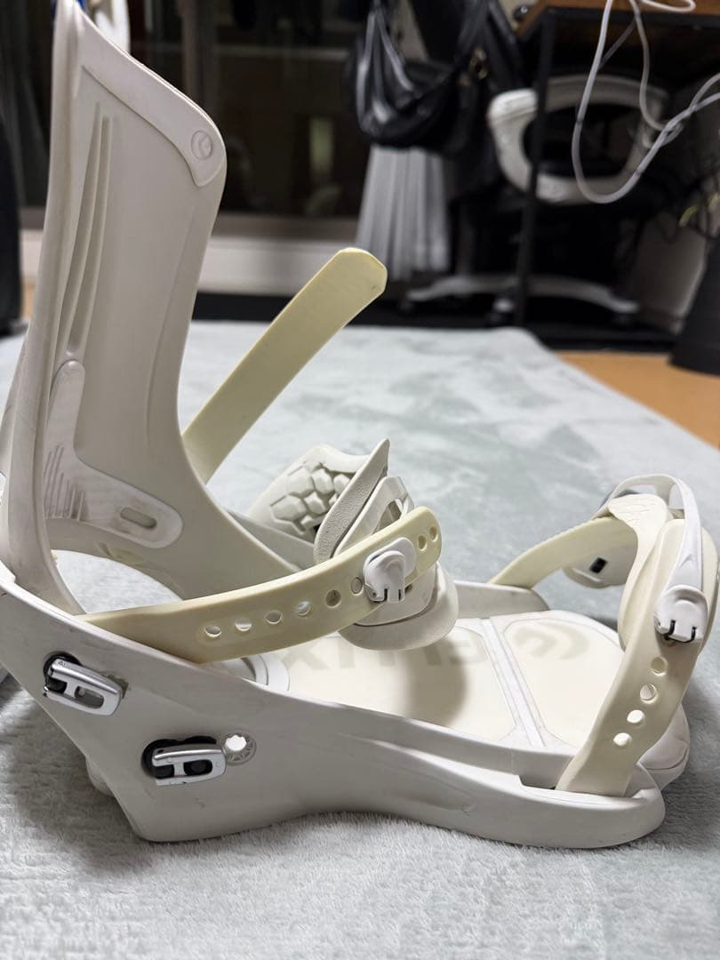 FLUX XF ホワイト スノーボードビンディング