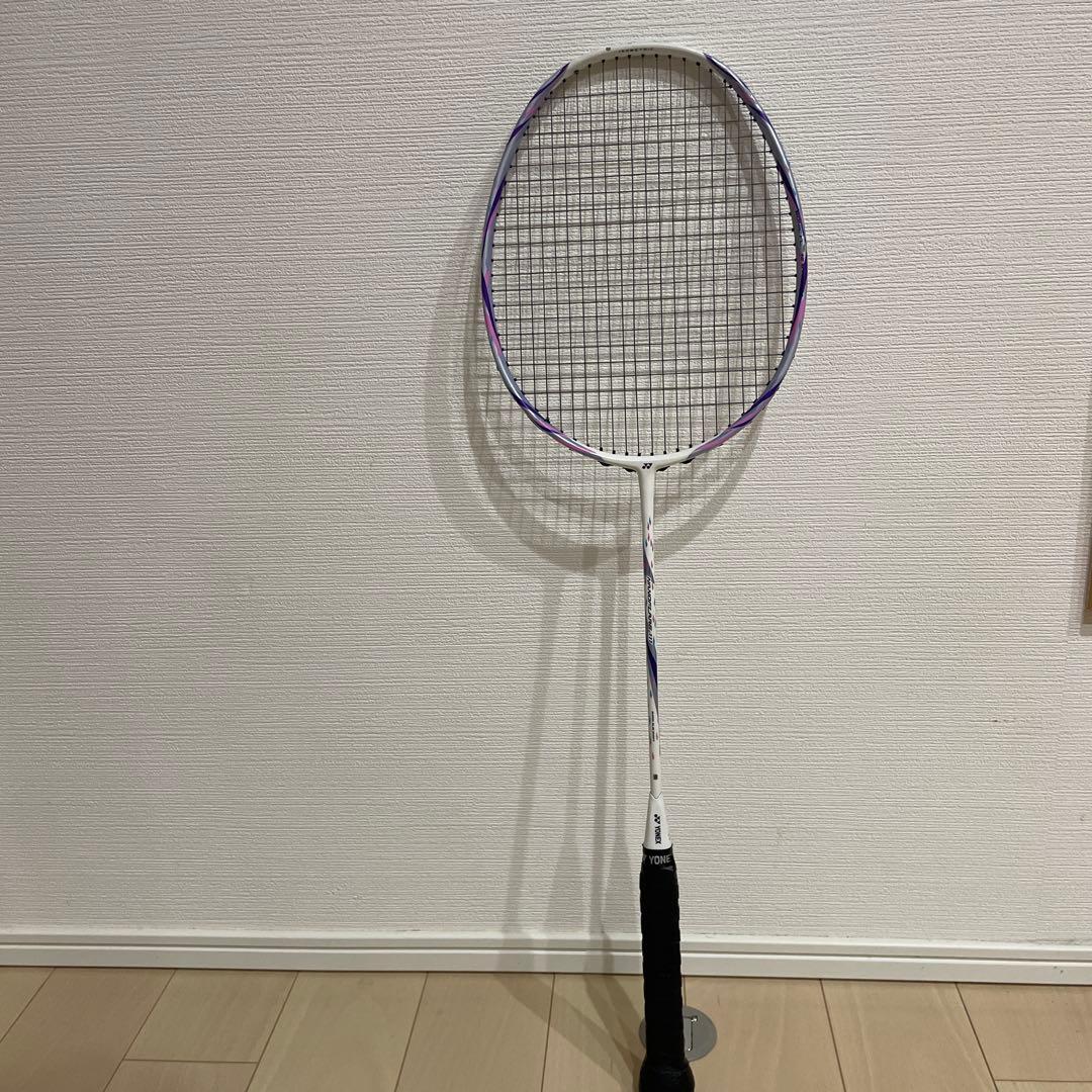 YONEX　ヨネックス　バトミントンラケット　ナノフレア１１１