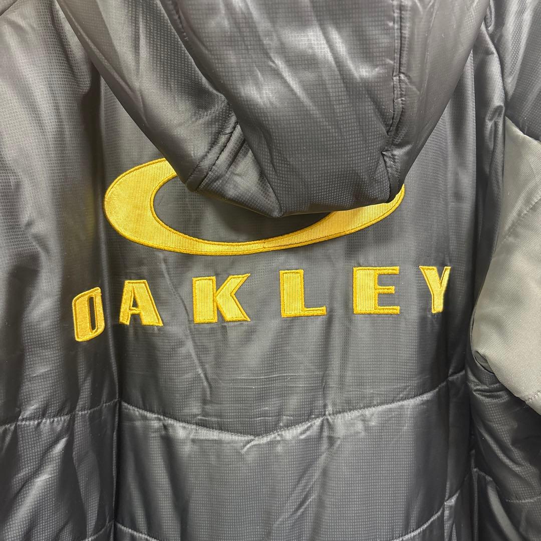 美品 oakley オークリー ベンチコートMサイズ スポーツ サッカー