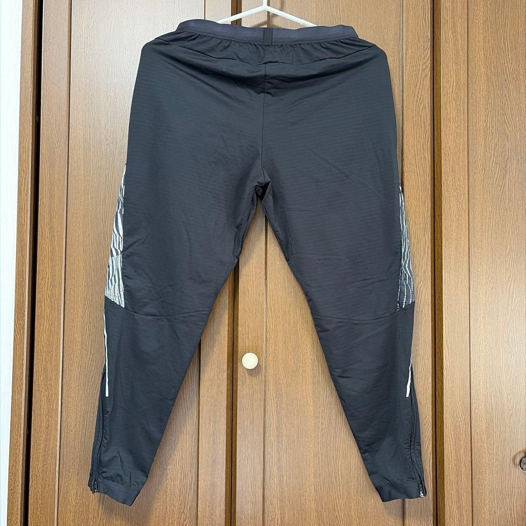 NIKEストライプ模様 ジャージパンツ