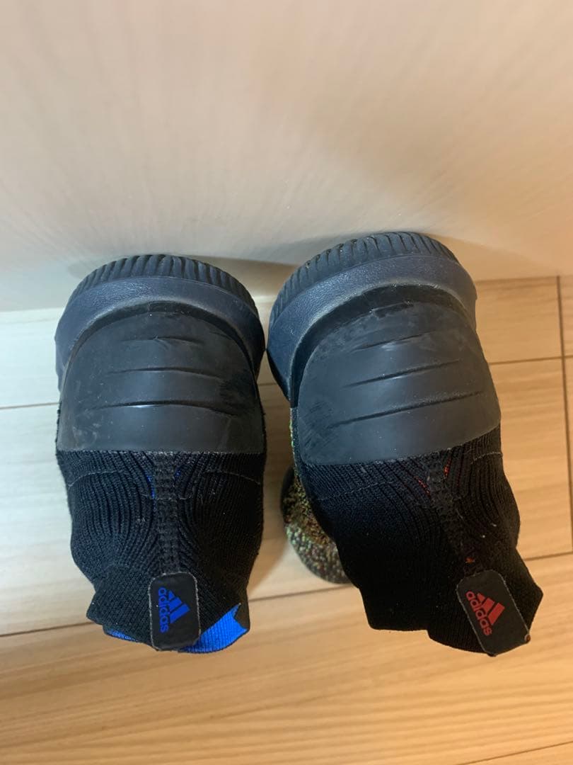 【着用感・ソール◎】【まとめ買い推奨】adidasプレデター　フットサルシューズ