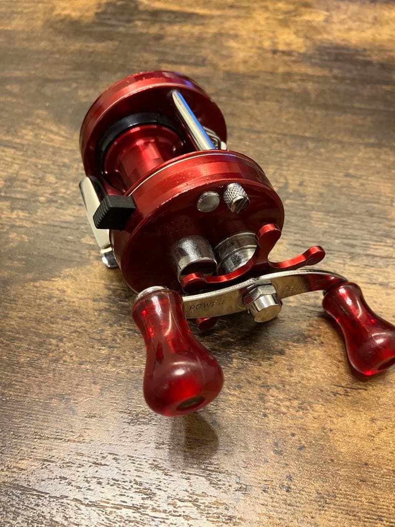 abu アンバサダー 2500C レッド