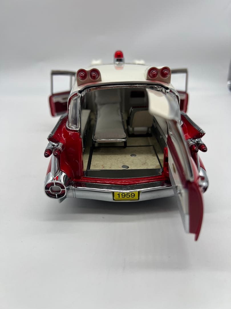 No11ミニカー1/18箱ありCadillac Superior Crown