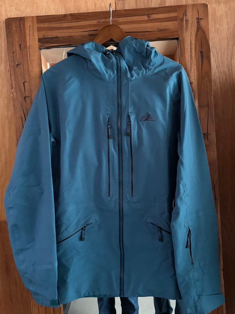 スノーウェア Strafe Nomad jacket & bib pants