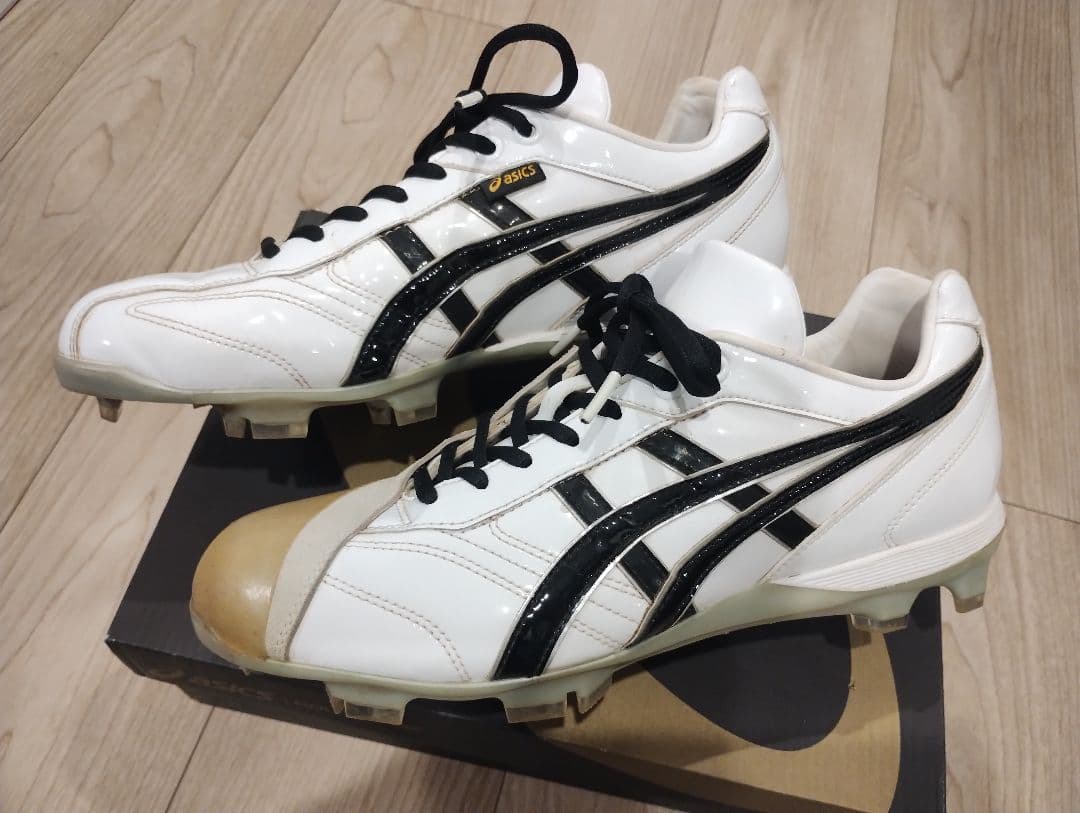 asics オーダースパイク ホワイト/ブラック27.0cm投手用P革付