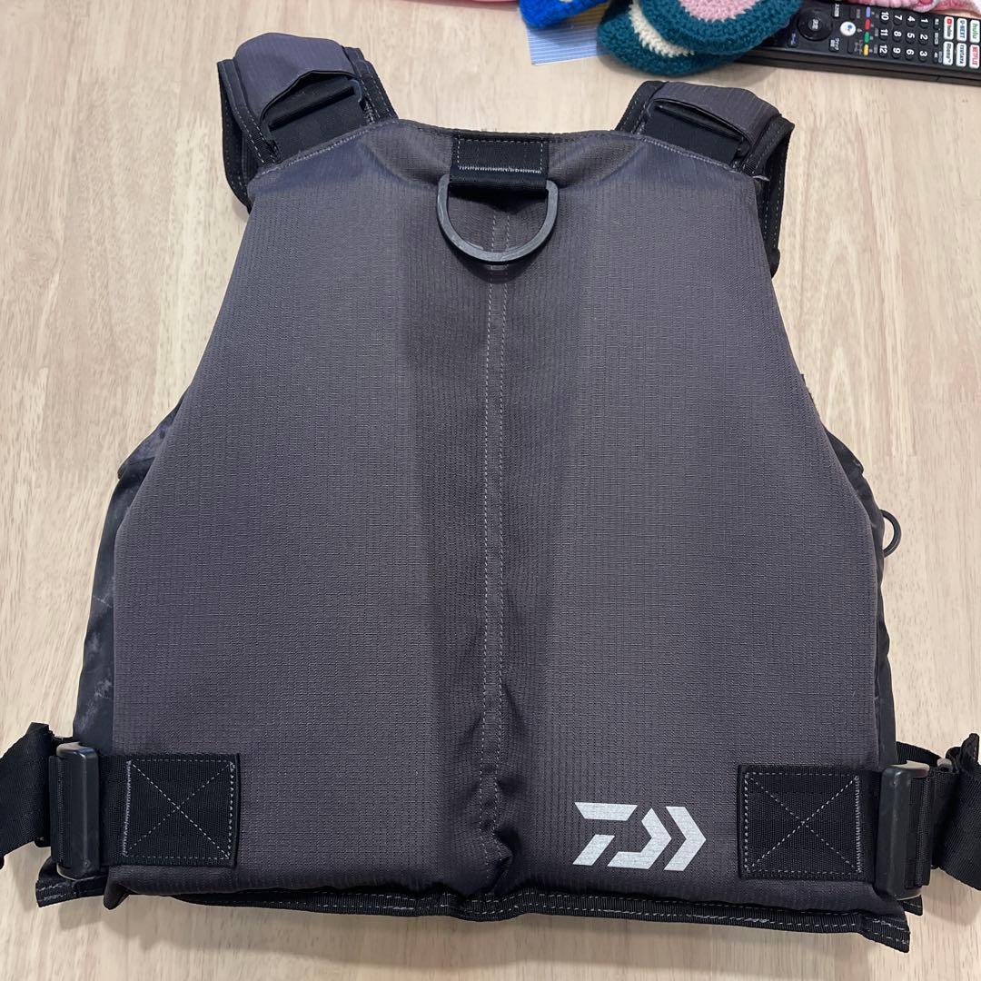 Daiwa フィッシングベスト ブラック＋おまけ