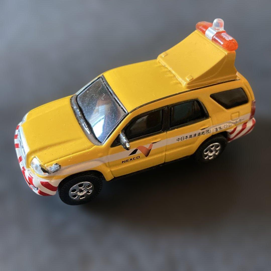 NEXCO ハイウェイパトロールカー 1:60 一台だけ箱はありません。
