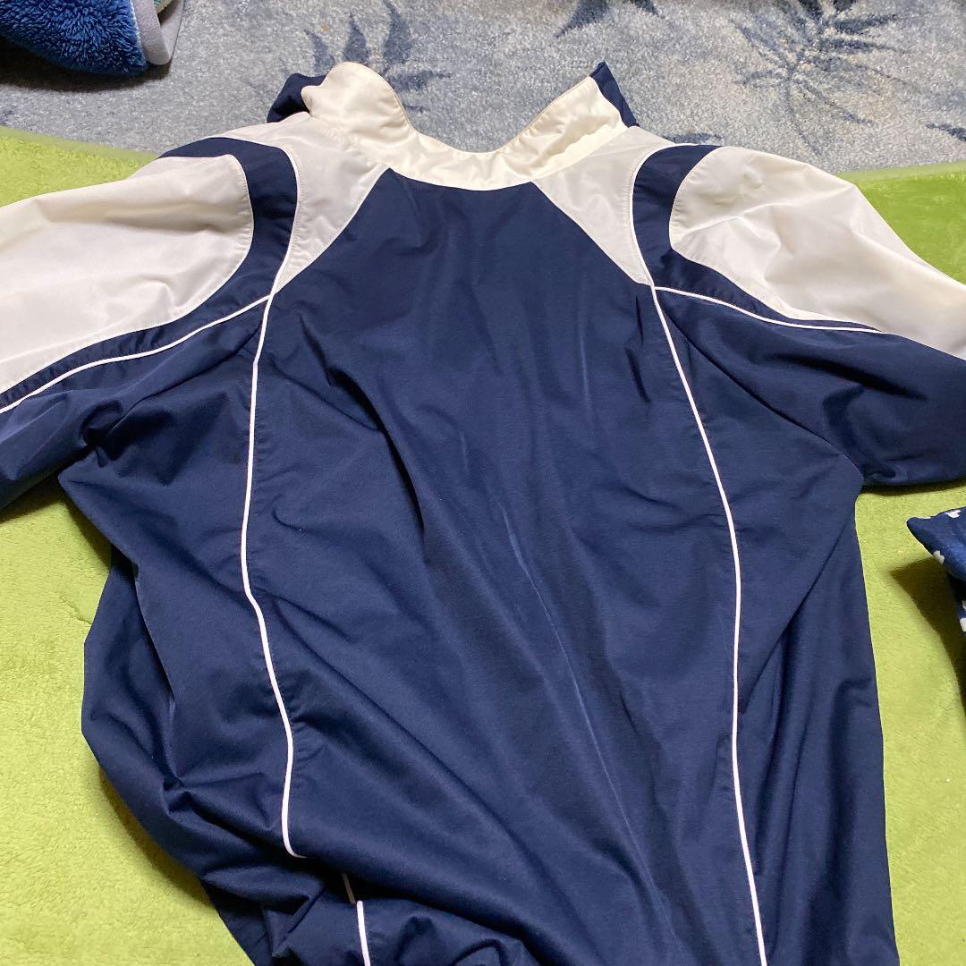 15年ほど前に買いました。10回以上は着てますが、保存状態はとても良いです。