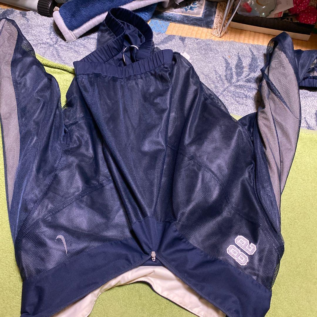 15年ほど前に買いました。10回以上は着てますが、保存状態はとても良いです。