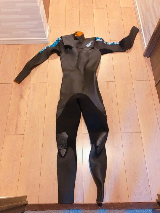 セミドライウェットスーツ