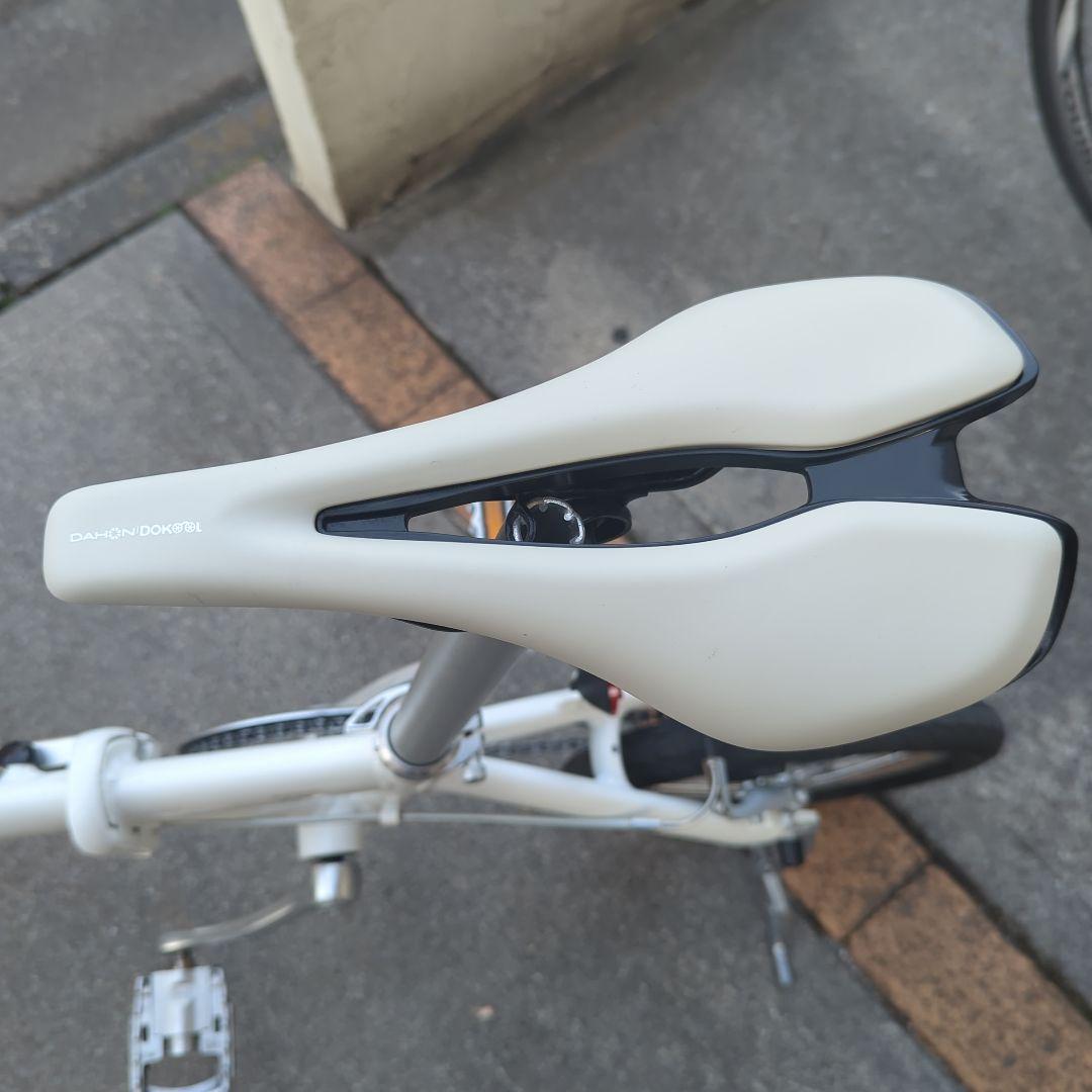 DAHON 折りたたみ自転車 ホワイトサドル