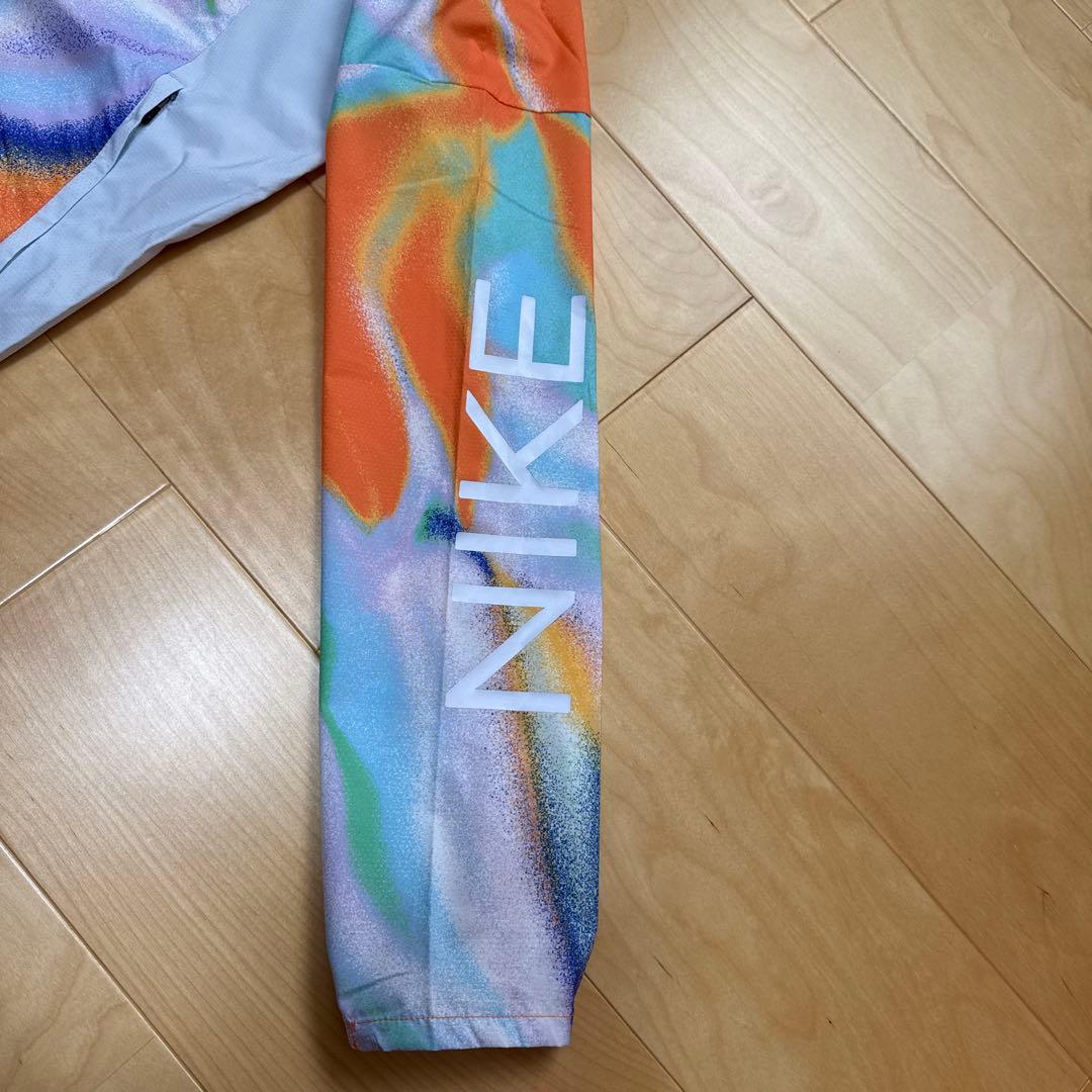 NIKE ランニングウェア　ウィンドランナー　フルジップ　上着　総柄　L 新品