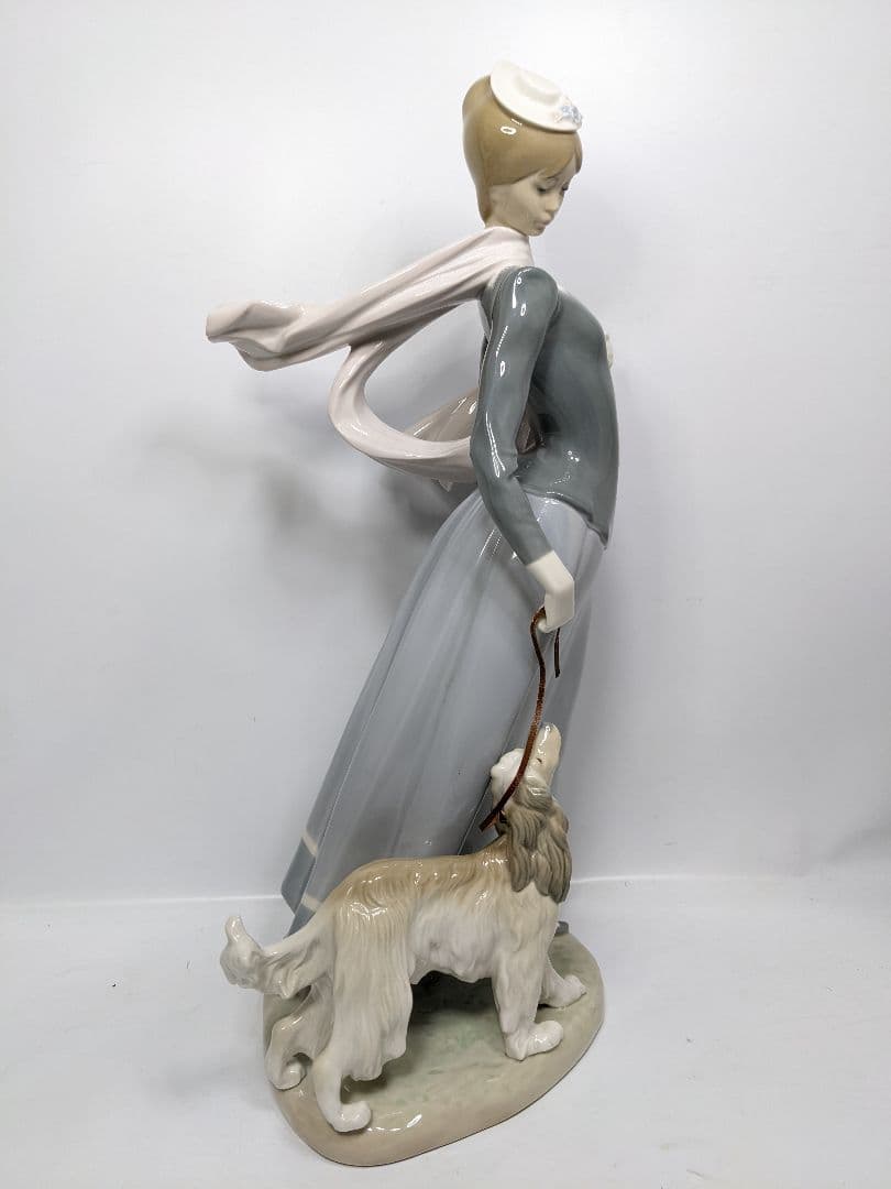 【絶版】LLADRO　ショールの貴婦人　磁器人形　陶器　スペイン
