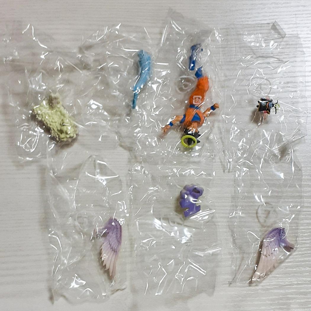 専用出品　ドラカプ　天使悟空、ブルマ戦闘機