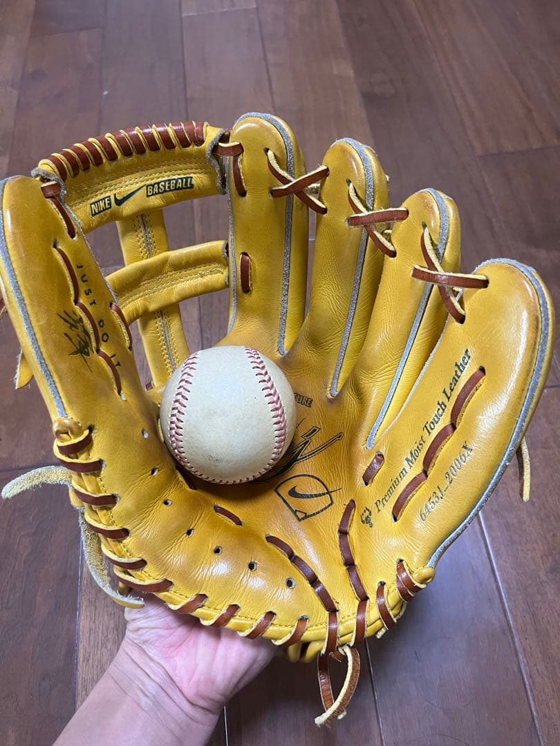 ナイキ　硬式大きめ内野手用グラブ