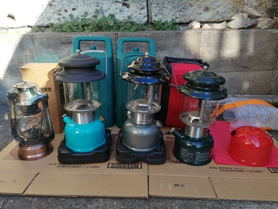 Colemanのランタン3台セット+おまけ3点です