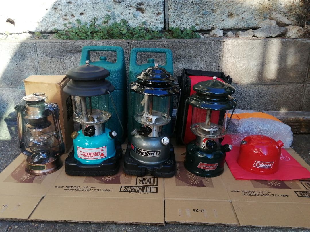 Colemanのランタン3台セット+おまけ3点です