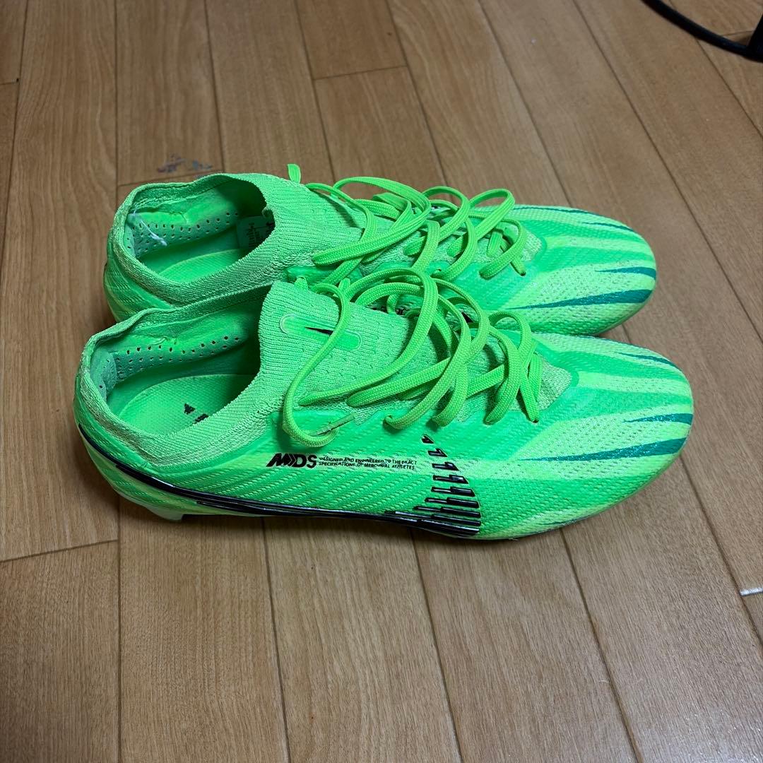 Nike CR7 サッカーシューズ ネオンイエロー