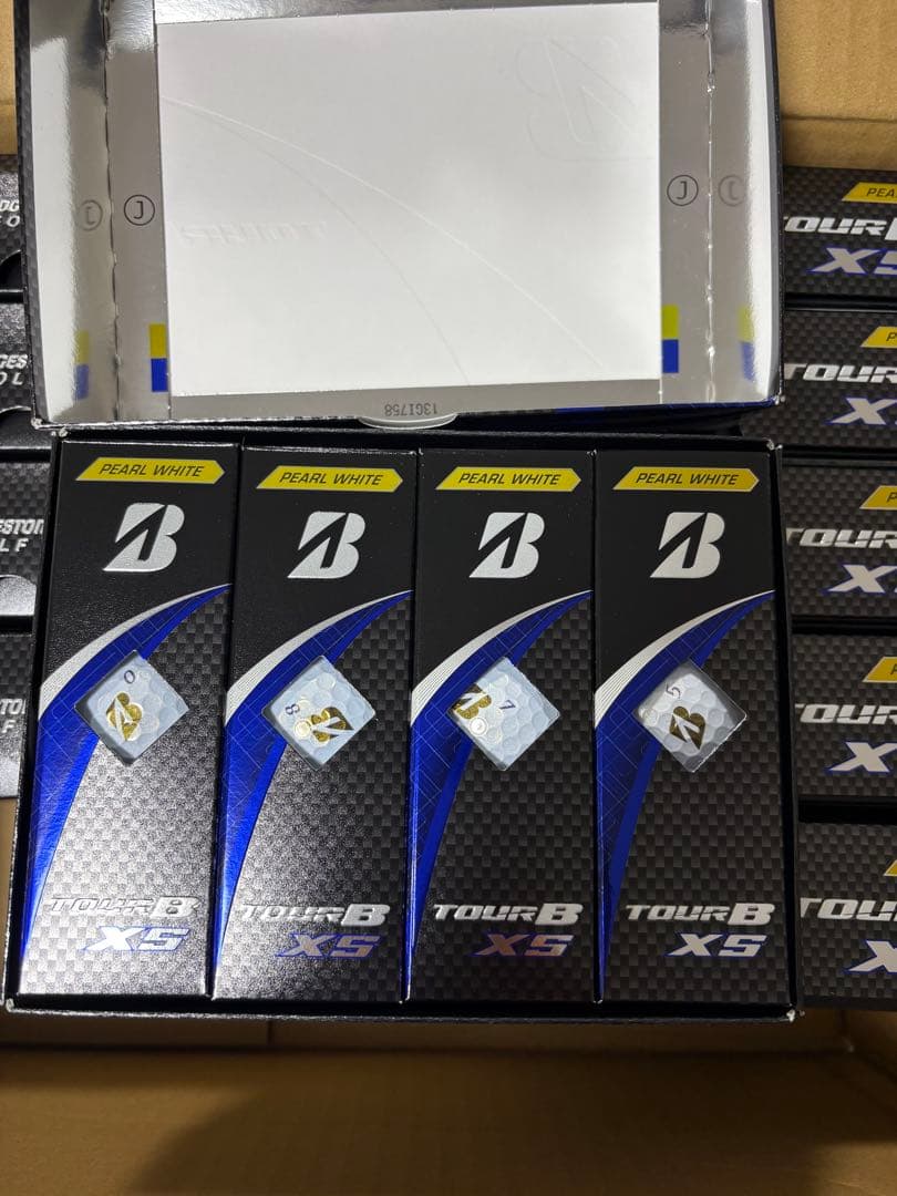 Bridgestone TOUR B XS ゴルフボール 12個入り✖️10箱