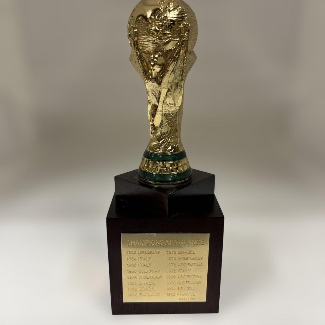 FIFA日韓ワールドカップ 記念 優勝オーナメントトロフィー 約8cm