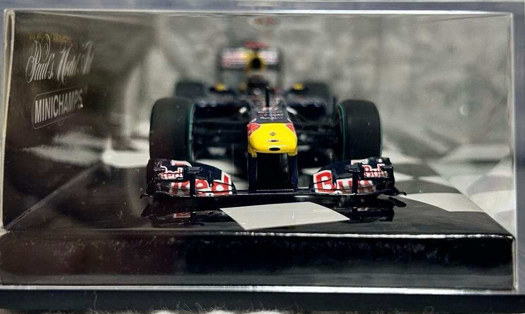 ミニチャンプス　1/43 レッドブル RB6 ベッテル 2010アブダビWC