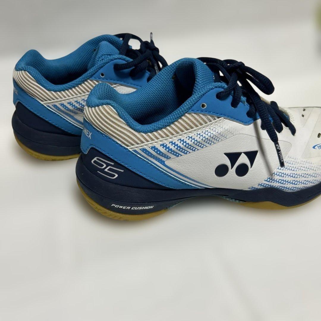 ヨネックス　バドミントンシューズ　パワークッション65Z 美品
