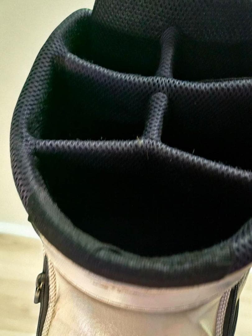 ライズ送料無料/美品Oakley ゴルフキャディバッグ ホワイト・ブラック