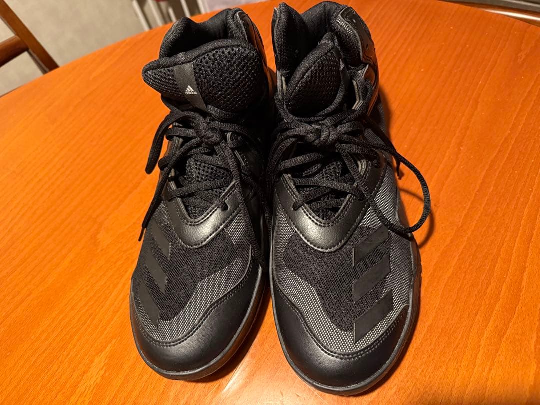 adidas バスケットボールシューズ ブラック