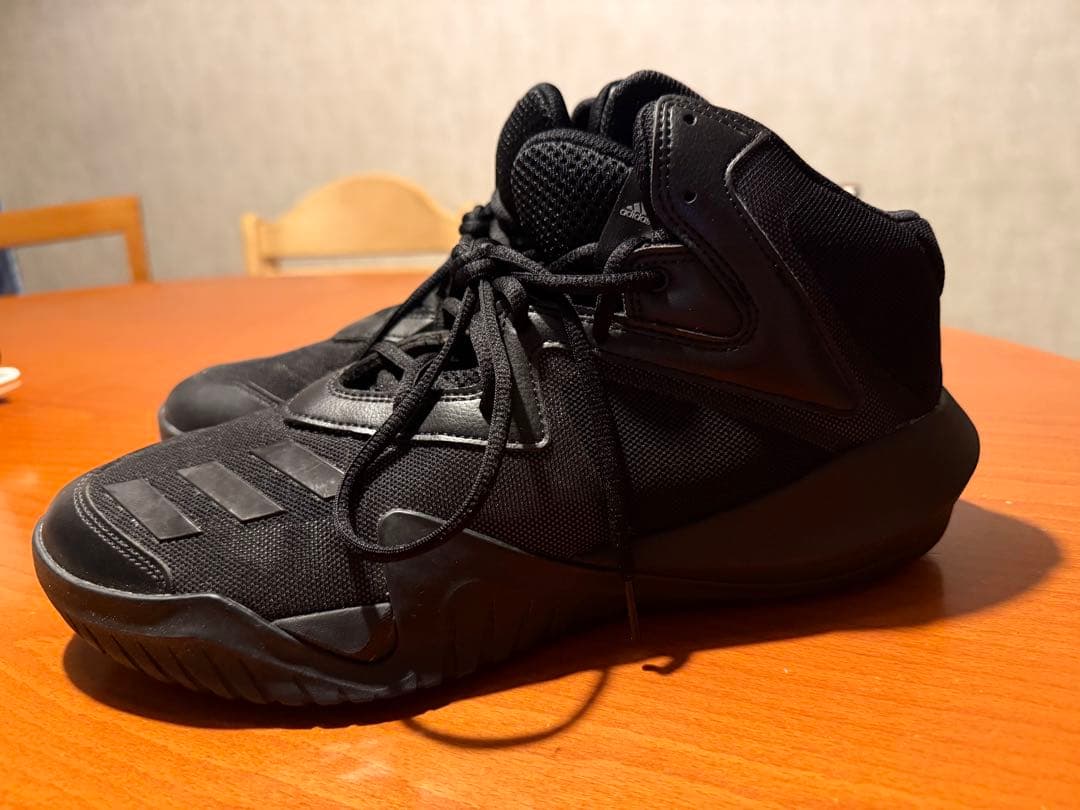 adidas バスケットボールシューズ ブラック