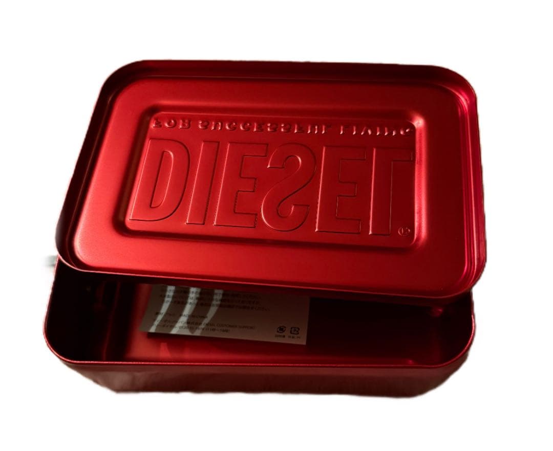DIESEL ロゴ入り赤い弁当箱 非売品