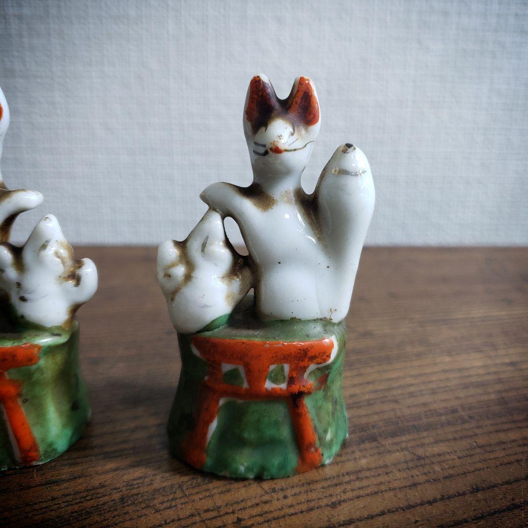 時代物　白磁　色絵　金彩　御稲荷様　神狐　稲荷狐　置物　一対　高さ6.5cm