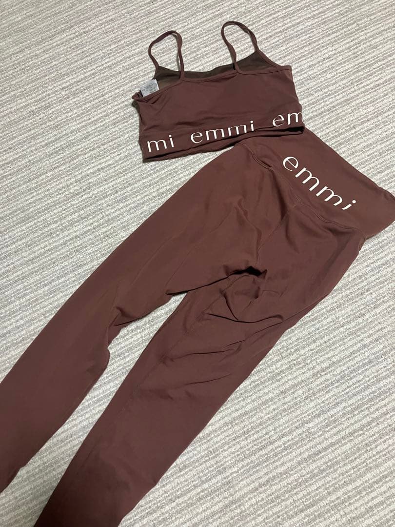 k*o様 emmi yoga ブラウン　セットアップ