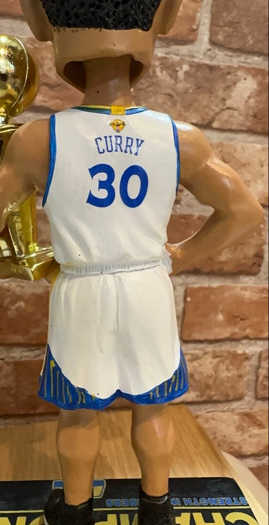 ステフィン・カリー 2017 NBA チャンピオン記念ボブルヘッド トロフィー