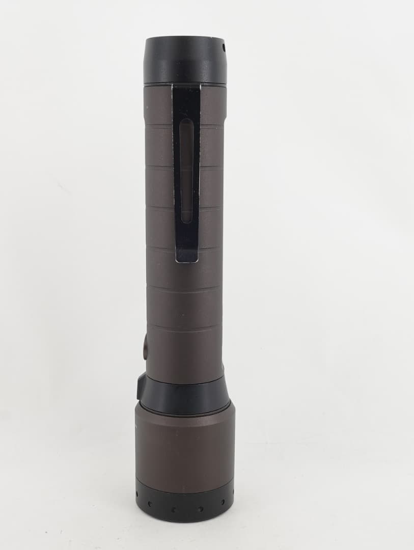 LEDLENSER P7R Signature 2000ルーメン ハンディライト