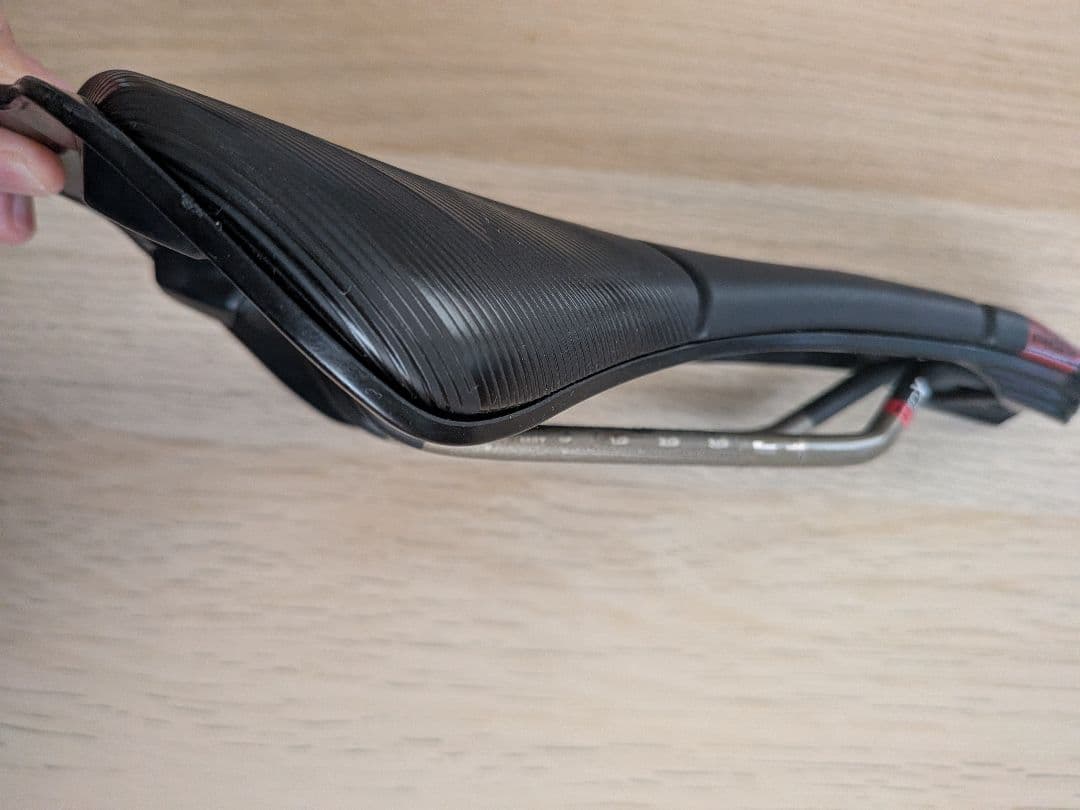 prologo scratch M5 AGX Tiroxレール