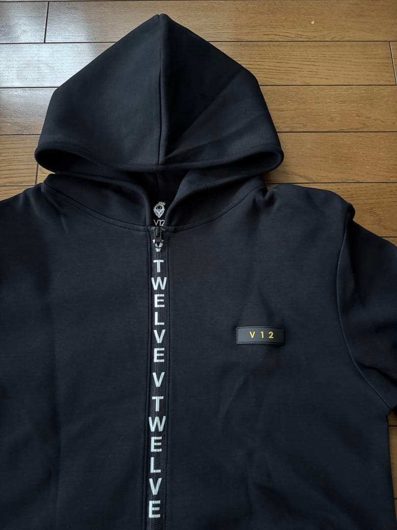 V TWELVE V12 パーカー