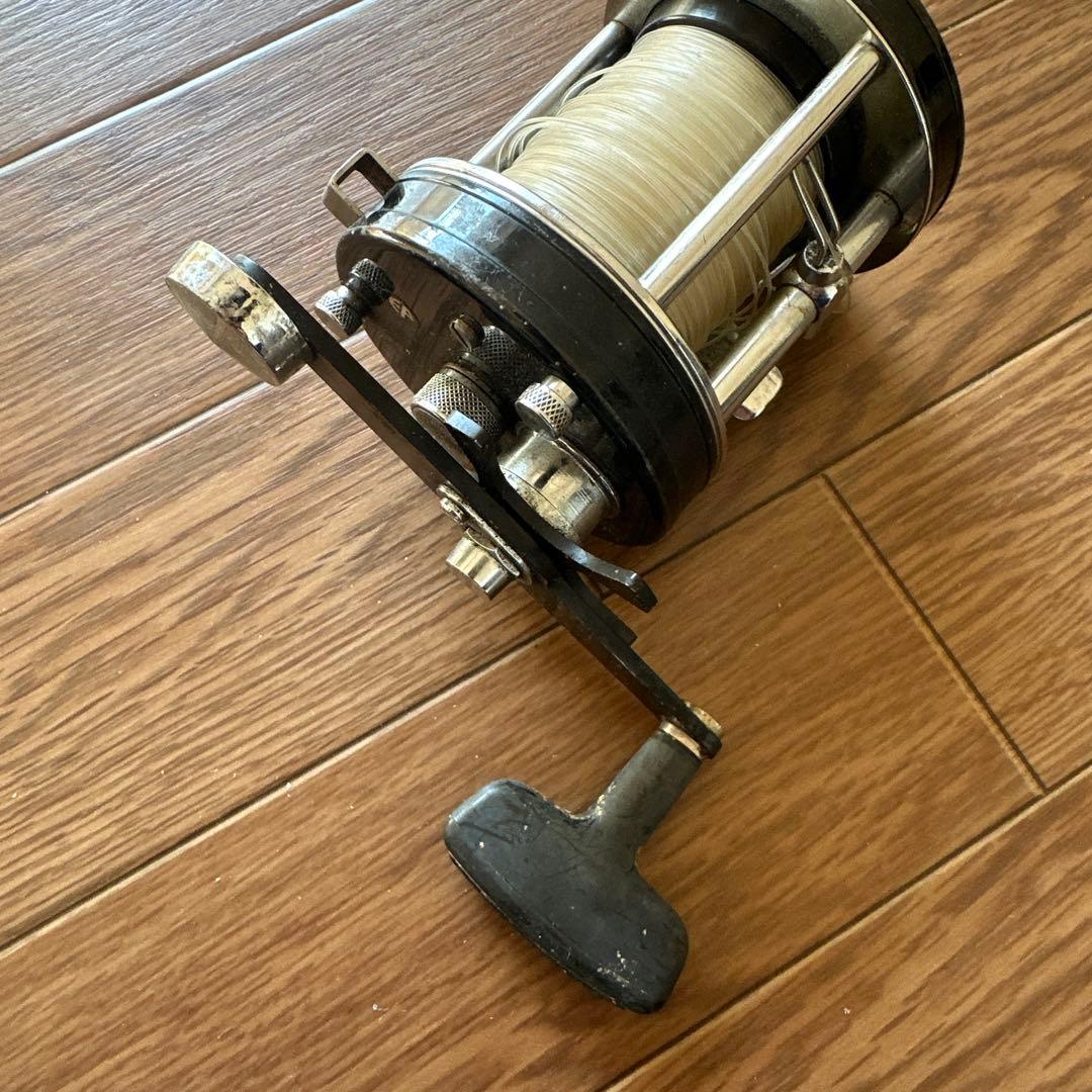ABU Ambassadeur 7000C リール