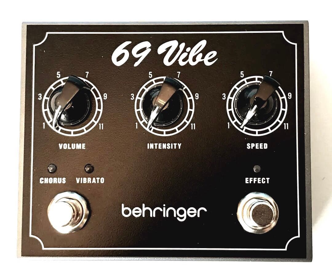 新品同様　Behringer 69Vibe ユニヴァイブ エフェクター コーラス