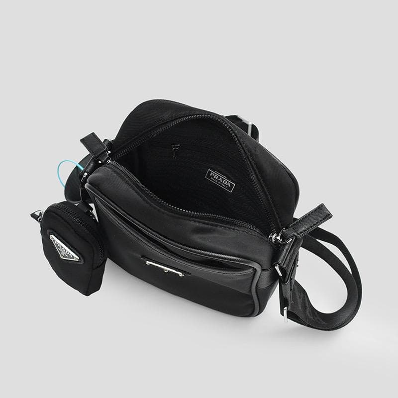 新品未使用 PRADA ブラック ナイロン ショルダーバッグ