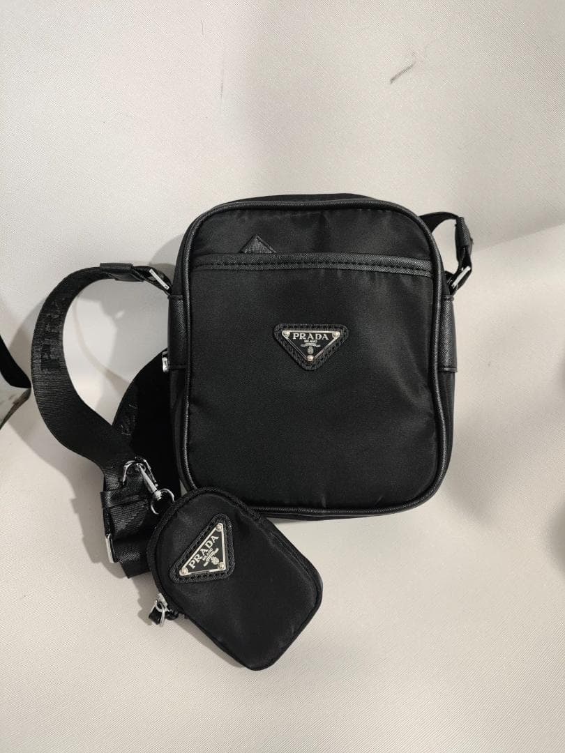 新品未使用 PRADA ブラック ナイロン ショルダーバッグ