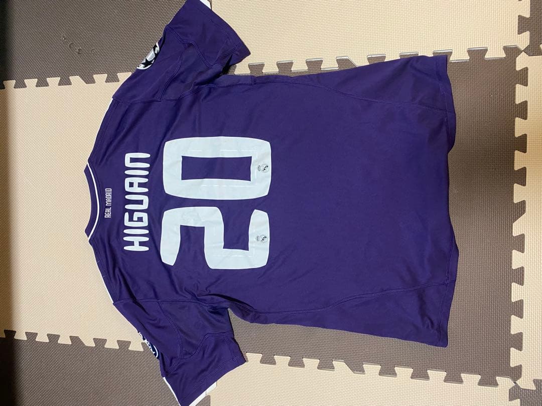 レアル・マドリード HIGUAIN 20 パープルシャツ