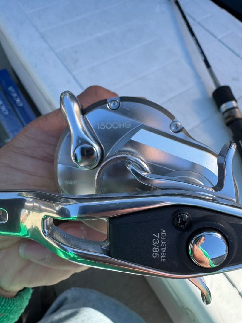 日本製 スピニングリール シルバー