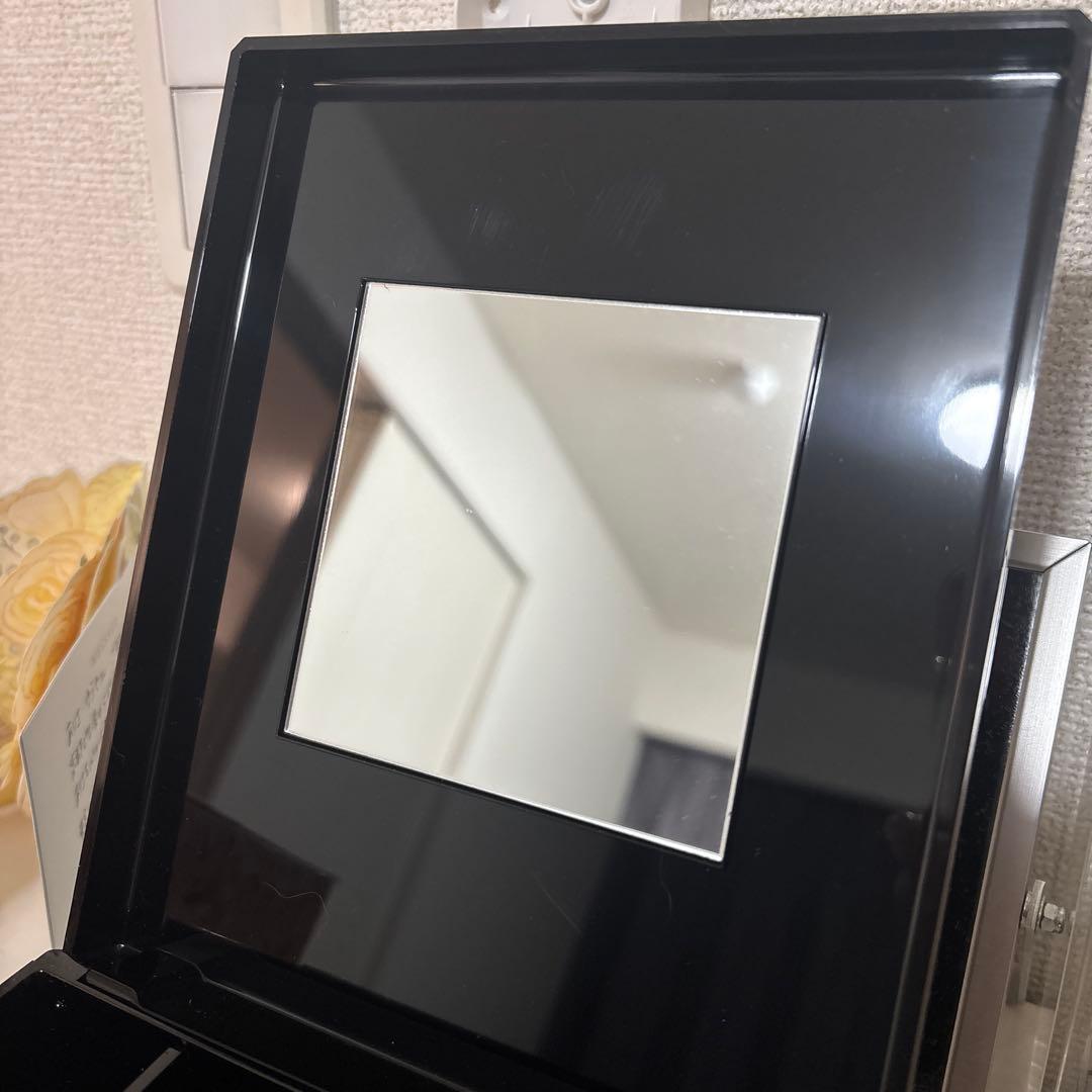 CHANEL ミラー付きメイクボックス