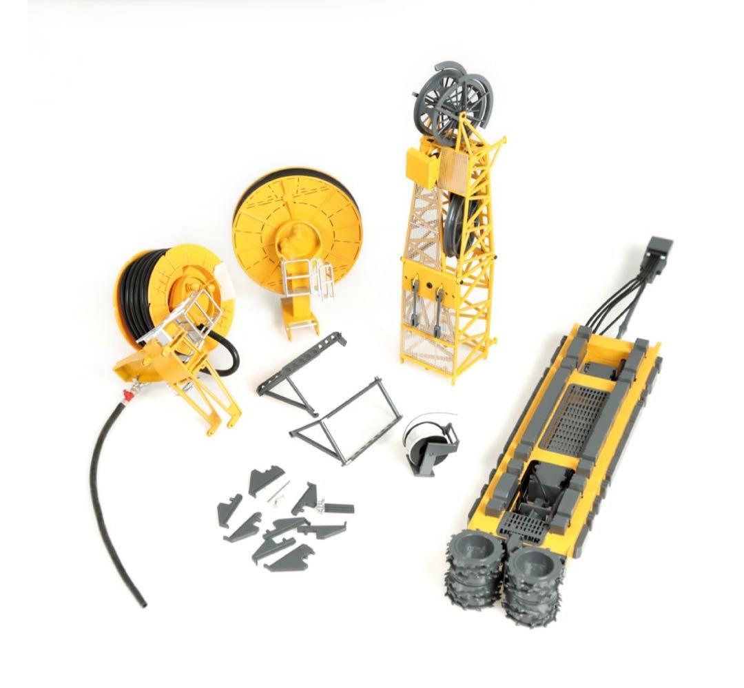 Liebherr HS8130.1 クローラークレーン / NZG 1/50