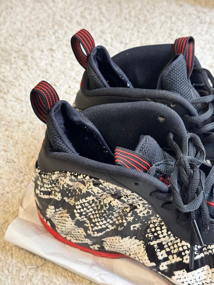 Nike Foamposite ヘビ柄 シューズ