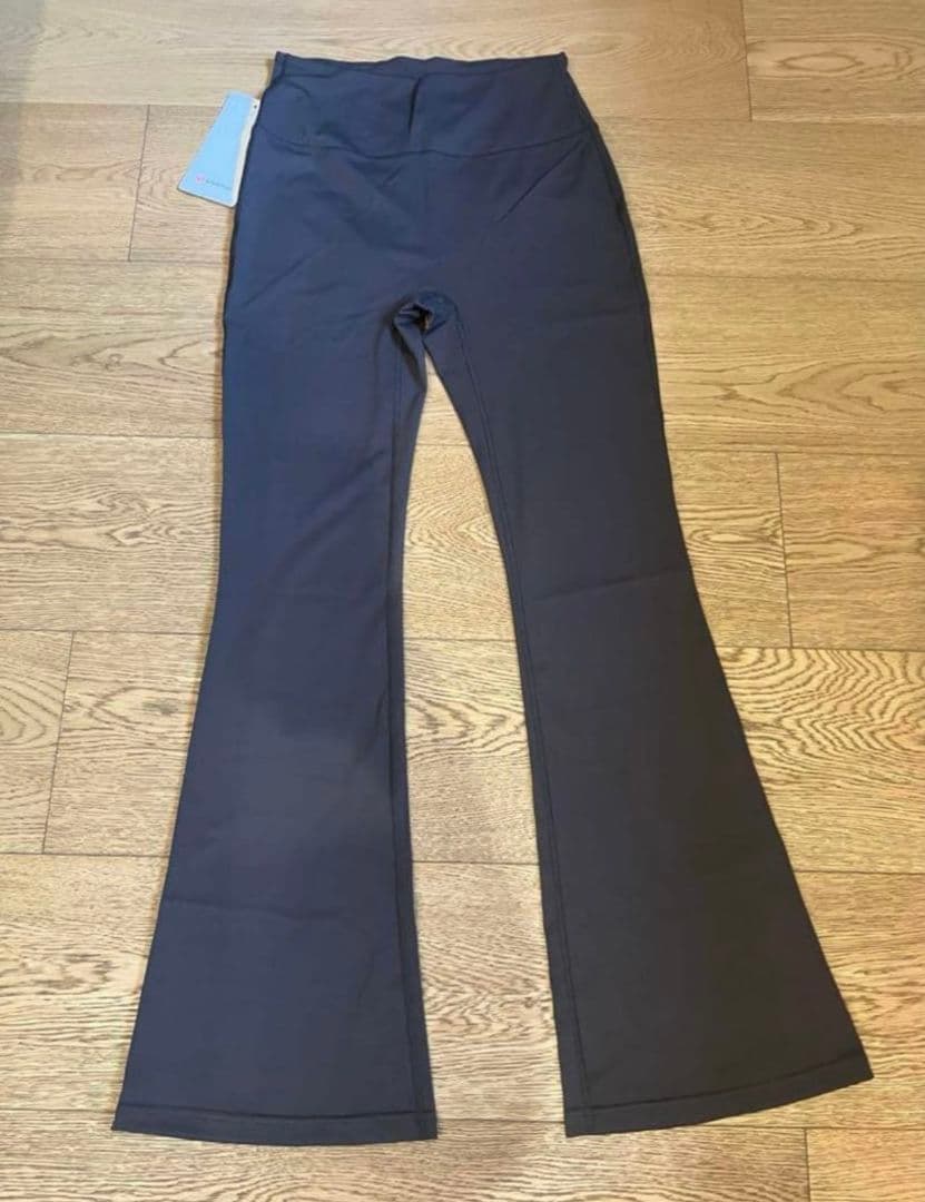 ルルレモンlululemonグラファイトグレー フレアヨガパンツ ハイウエスト4