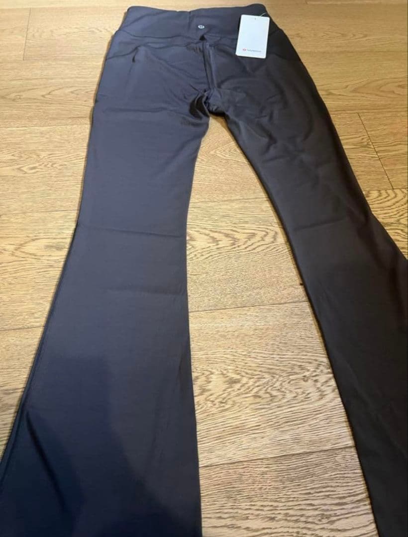ルルレモンlululemonグラファイトグレー フレアヨガパンツ ハイウエスト4