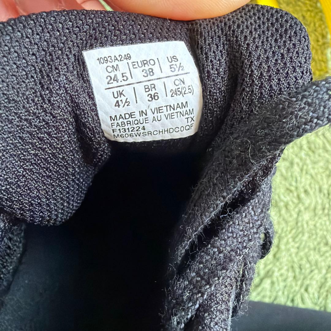asics スパイクシューズ ブラック/ブルー