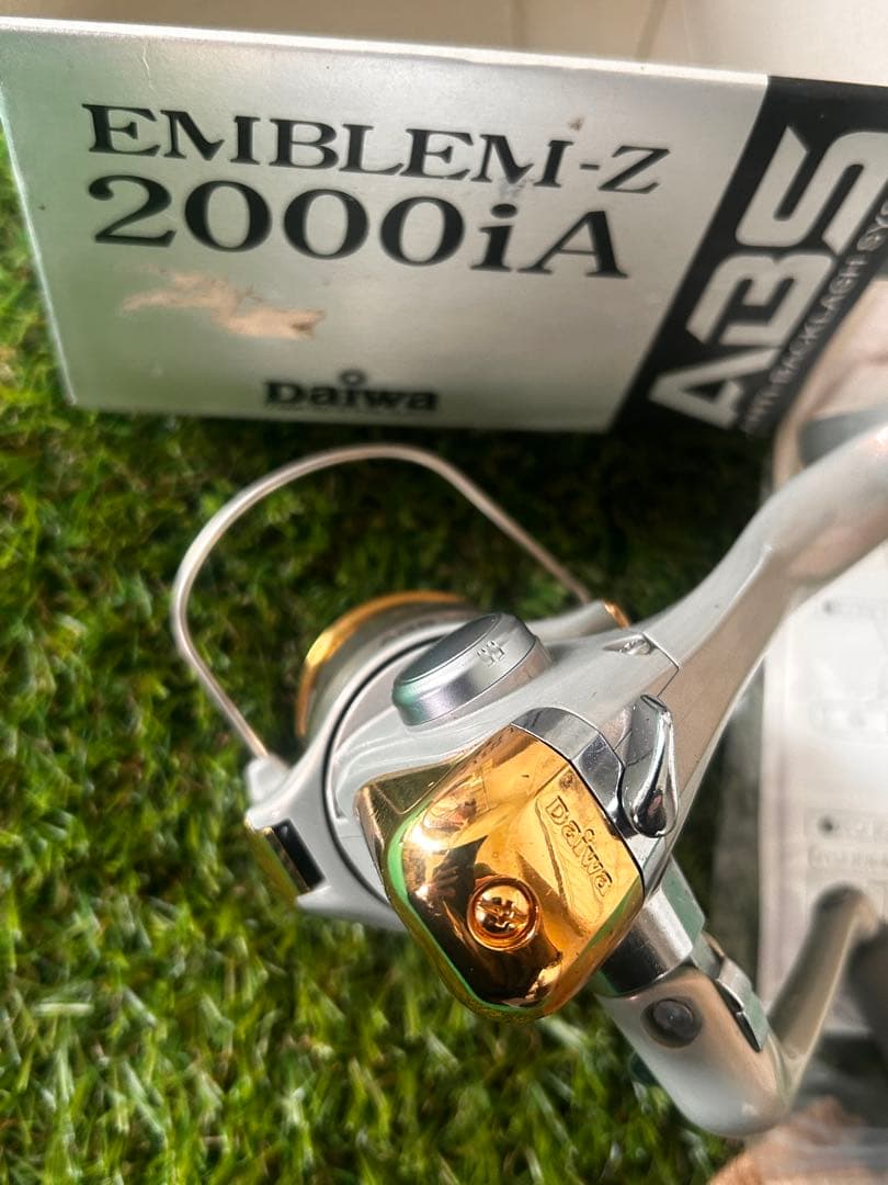 Daiwa EMBLEM-Z 2000iA リール