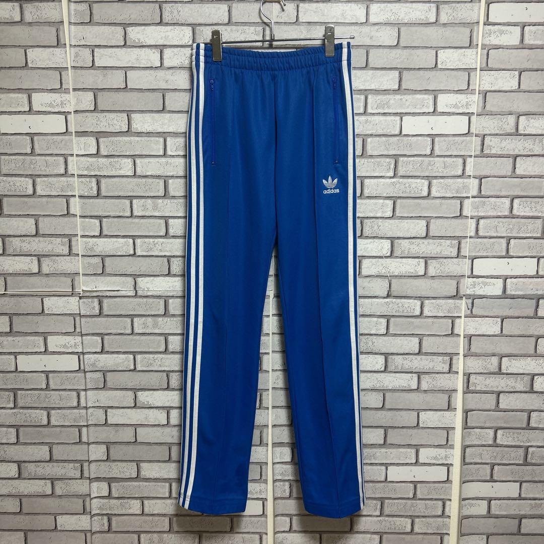 《大人気》adidas originals ☆ジャージパンツ 刺繍ロゴ M 青